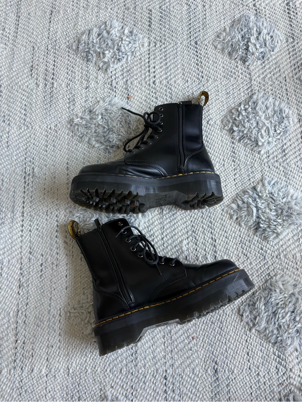 Dr. Martens - Picture 3 of 9